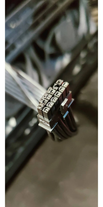 msi 5090 gaming trio melted cable repost with pics v0 1uq4zloyprse1