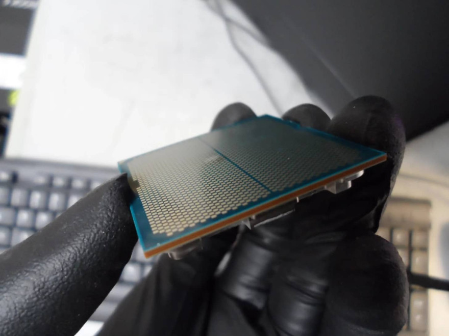 Ryzen 9800X3D bulge
