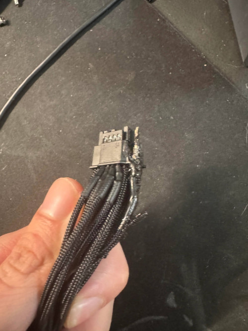 rtx 5090fe molten 12vhpwr v0 vzsbjrtmv4ie1