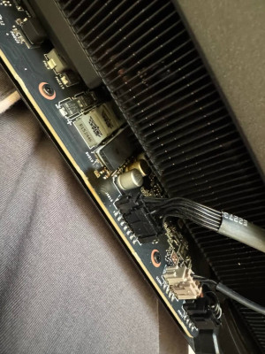 my 5090 astral caught on fire v0 y5srs8zlelke1