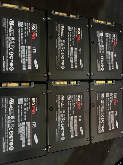 found a server while dumpster diving and found these v0 0qdybfflykkf1