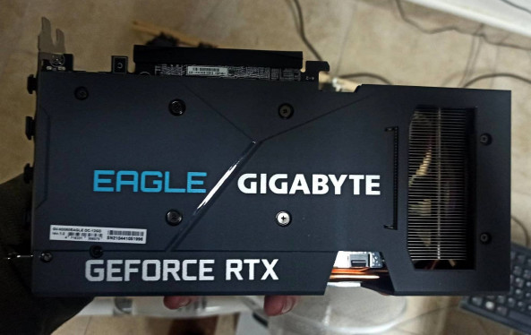 Gigabyte GeForce RTX 3060 EAGLE OC Vendu e1612783056723