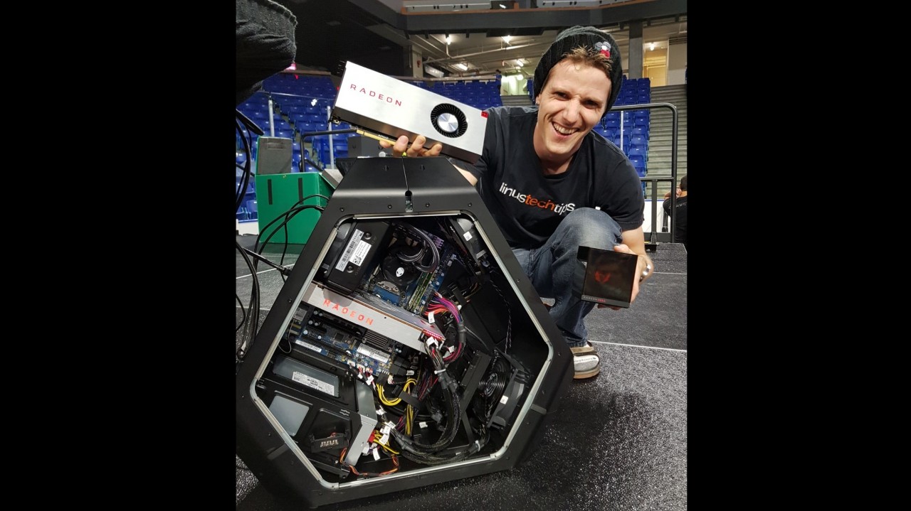 AMD Radeon RX Vega Holocube